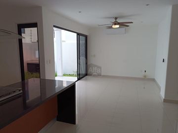 Casa en Renta 4 recs, 4 baños y cuarto servicio en Residencial AQUA, Cancun Quintana Roo, SMZ-330