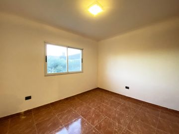 Casa en Venta de Tres Dormitorios en Puerto Roldan