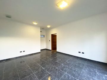 Casa en Venta de Tres Dormitorios en Puerto Roldan