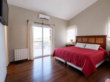 Casa en venta Altos del Golf 4 dormitorios- Pileta