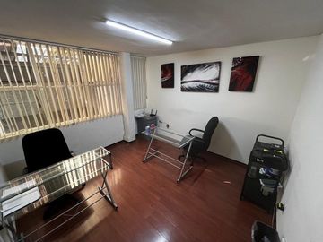 Oficina se renta con todos los servicios, Del Valle