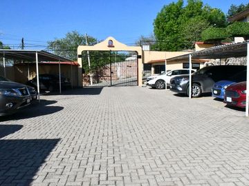 Lomas de españita amplia casa