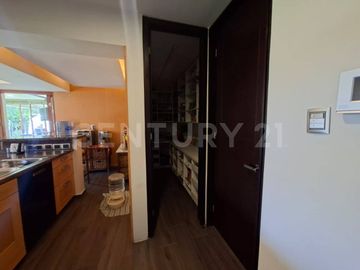 Residencia en Venta, Jardines de Zavaleta