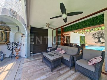 Residencia en Venta, Jardines de Zavaleta