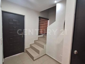 CASA EN RENTA AMUEBLADA EN COL. RESIDENCIAL VALTERRA EN APODACA NUEVO LEON