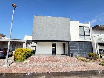 Masada casa amplio con 4 habitaciones