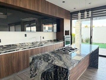 Masada casa amplio con 4 habitaciones