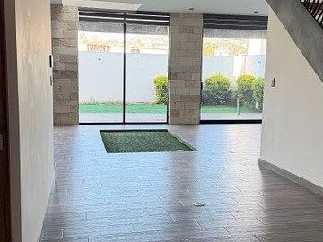 Masada casa amplio con 4 habitaciones