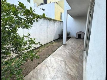 Residencia en venta Cumbres Elite (Op. Sec)