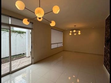 Residencia en venta Cumbres Elite (Op. Sec)