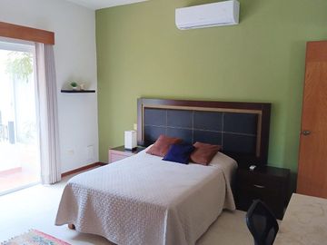 CASA EN VENTA MERIDA, LA CEIBA, ENTREGA INMEDIATA.