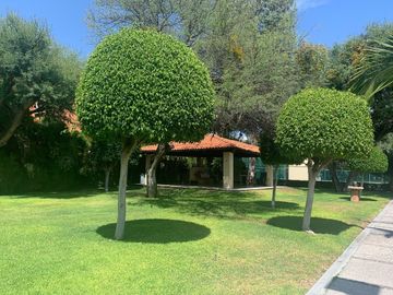 CASA ESPECTACULAR! / RINCONADA ALAMOS/ sobre Bvd Alamos