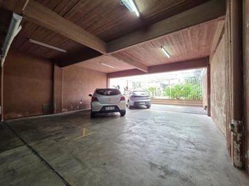 Excelente 4 amb   escritorio   balcón terraza con parrilla propia  - 2 cocheras
