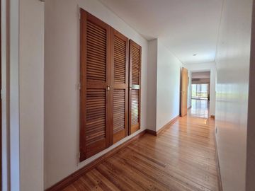 Excelente 4 amb   escritorio   balcón terraza con parrilla propia  - 2 cocheras