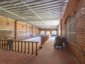 VISTA HERMOSA TERRAZA CON DOS CASAS EN VENTA