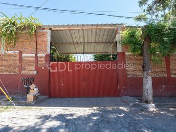 VISTA HERMOSA TERRAZA CON DOS CASAS EN VENTA