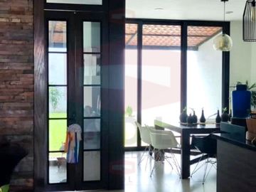 BUGAMBILIAS CASA AMPLIA EN COTO