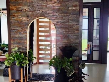 BUGAMBILIAS CASA AMPLIA EN COTO