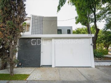 EL MANANTIAL CASA RECIÉN REMODELADA EN VENTA