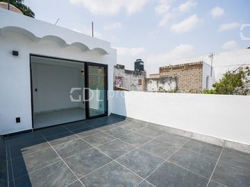 EL MANANTIAL CASA RECIÉN REMODELADA EN VENTA