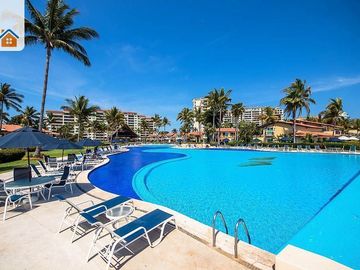 Departamento Frente al Mar en Venta en Marina Vallarta | Condo Caracoles