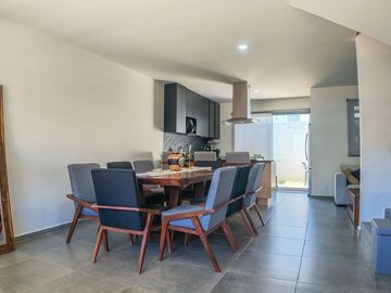 Casa en renta en Abié Residencial Zapopan con roof garden y casa club