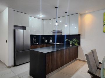 Casa en Venta de 3 recamaras y Roof Garden en Paisajes del Tesoro | Zona ITESO