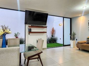 Casa en Venta de 3 recamaras y Roof Garden en Paisajes del Tesoro | Zona ITESO