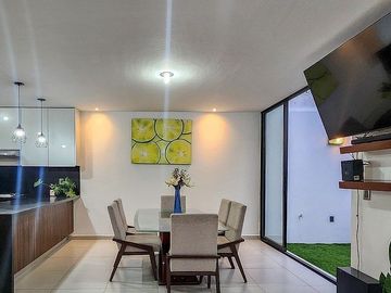 Casa en Venta de 3 recamaras y Roof Garden en Paisajes del Tesoro | Zona ITESO