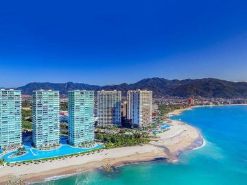 Departamento amueblado en venta en Peninsula Puerto Vallarta
