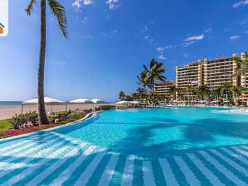 Departamento frente al mar en venta en Bay View Grand, Marina Vallarta