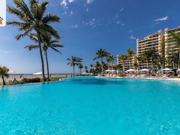 Departamento frente al mar en venta en Bay View Grand, Marina Vallarta
