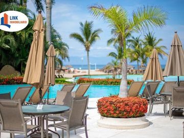 Departamento de Lujo Frente al Mar en Venta en Marina Vallarta | Porto Fino