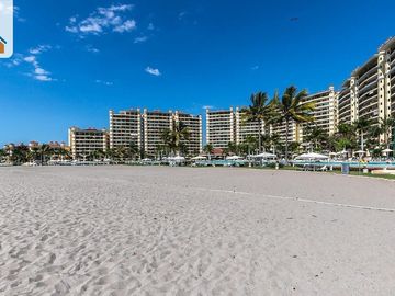 Departamento en venta frente al mar en Bay View Grand Marina Vallarta