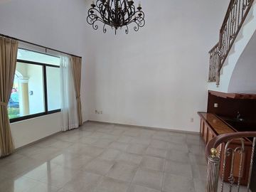 Casa en Renta dentro de Coto en Valle Real