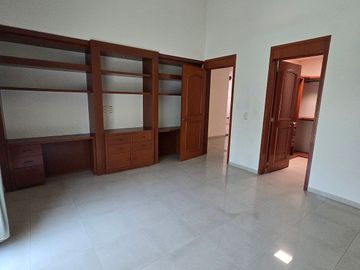Casa en Renta dentro de Coto en Valle Real