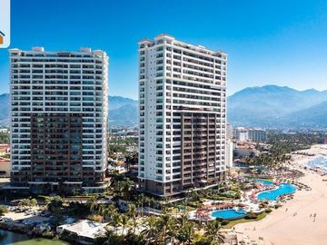 Departamento de Lujo Frente al Mar en Venta en Puerto Vallarta