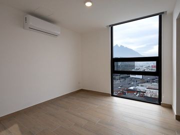 Departamento en renta en zona Tec / Torre Livo