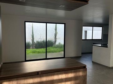 CASA EN VENTA EN FRACCIONAMIENTO MAPLES, METEPEC