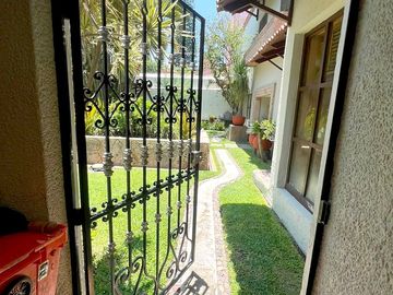 CASA, RESIDENCIA VENTA EN LA COLONIA SEATTLE, ZAPOPAN