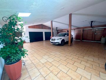 CASA, RESIDENCIA VENTA EN LA COLONIA SEATTLE, ZAPOPAN