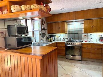 CASA, RESIDENCIA VENTA EN LA COLONIA SEATTLE, ZAPOPAN