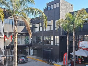 LOCALES EN RENTA CERCA DE CARMELITAS