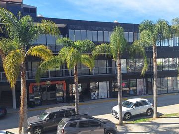 LOCALES EN VENTA CERCA DE CARMELITAS