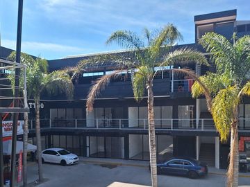 LOCALES EN VENTA CERCA DE CARMELITAS
