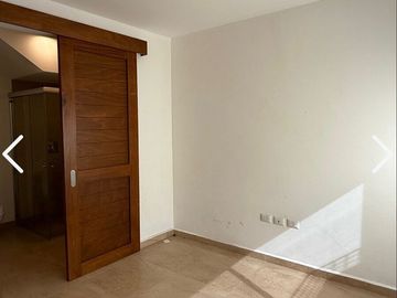 CASA EN RENTA EN LOMAS DE JURIQUILLA. 11
