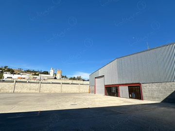Bodega industrial en renta – Parque Fernández