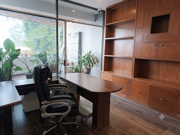 RESIDENCIA DE LUJO EN VENTA CON ELEVADOR, ROOF GARDEN, PANELES SOLARES Y VISTA P