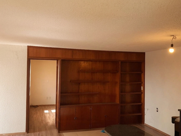 RESIDENCIA DE LUJO EN VENTA CON ELEVADOR, ROOF GARDEN, PANELES SOLARES Y VISTA P