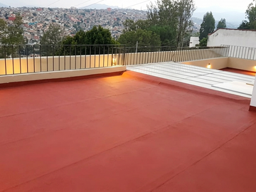 RESIDENCIA DE LUJO EN VENTA CON ELEVADOR, ROOF GARDEN, PANELES SOLARES Y VISTA P